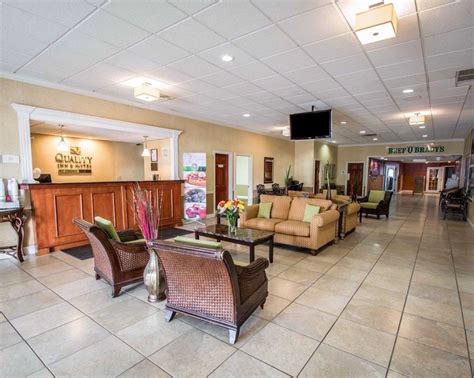 QUALITY INN & SUITES RIVERFRONT - Updated January 2025 - 18 Photos & 17 ...