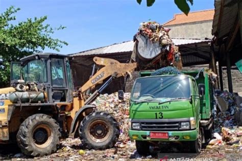 Operasional Pengangkut Sampah Ke Tpa Suwung Denpasar Mulai Normal