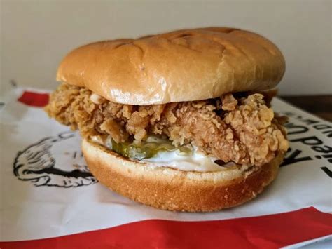 Review: KFC - Classic Chicken Sandwich