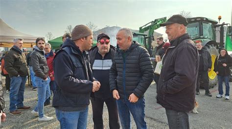 Agricoltori Autonomi Il Presidio Ad Asti E L Incontro Col