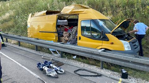 22 Jähriger stirbt nach Reifenplatzer auf A8 nahe Raststätte Aichen