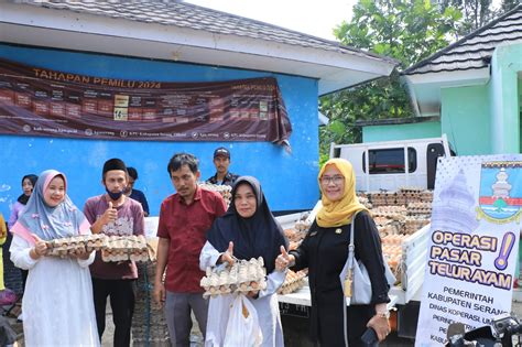 Warga Gunungsari Serbu Operasi Pasar Telur Ayam | BantenNews.co.id ...