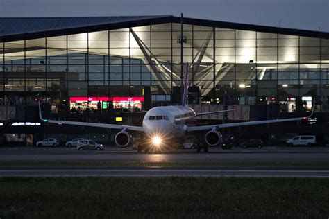 Airbus A321 231 Airbus A321 231 HA LXE WizzAir EPGD Flickr