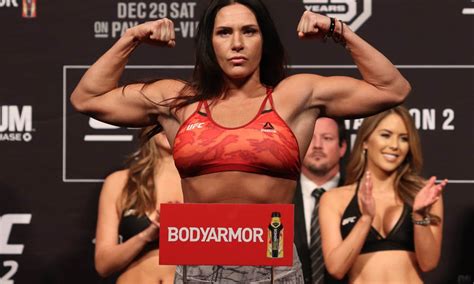 Ex-UFC title challenger Cat Zingano signs with Bellator