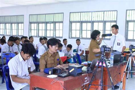 Dinas Dukcapil Dairi Laksanakan Rekam Ktp El Bagi Pemula Di Sma Negeri