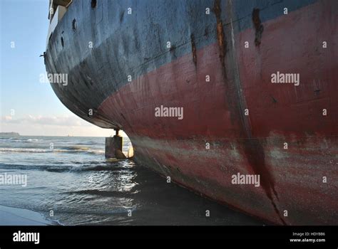 Ran Aground Oil Tanker Ship In Thailand Stock Photo Alamy