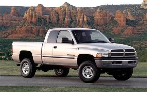 2002 Dodge Ram Pickup 2500 Review & Ratings | Edmunds