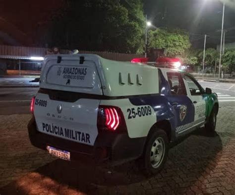 Motorista de app grita por socorro e polícia prende assaltantes no