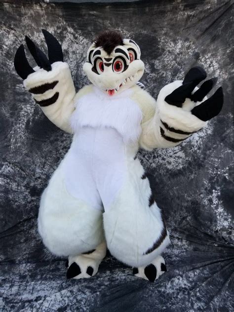 Pin By Lumii On Unique Fursuits Fursuit Furry Furry Costume Fursuit