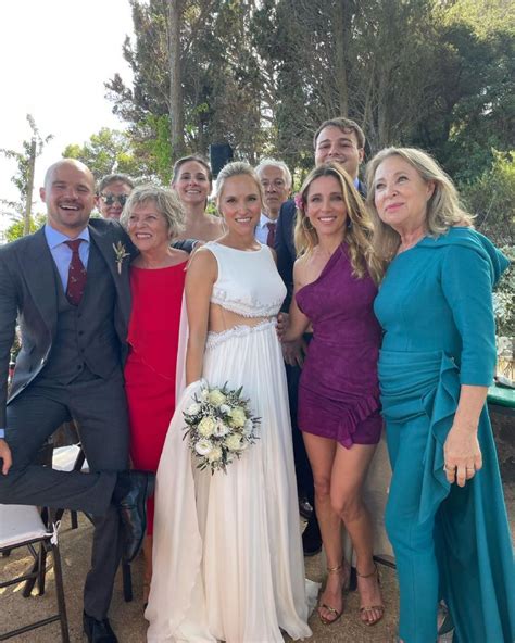 Elsa Pataky Deslumbró A Todos En La Boda De Su Prima Con La Que