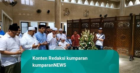 Sandi Ziarah Ke Makam Habib Abdurrahman Al Habsyi Di Cikini Kumparan