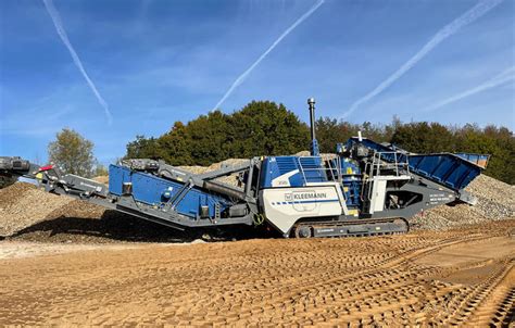 Raupenmobiler Kegelbrecher Mit Nachsiebeinheit Kleemann Mobicone