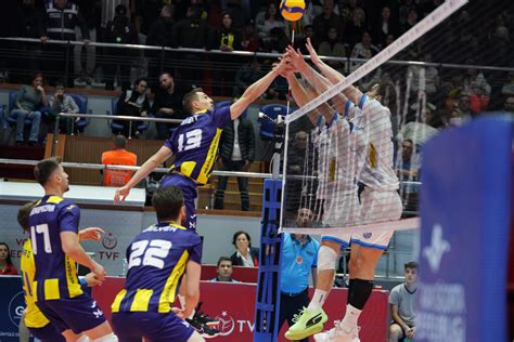 Fenerbahçe Parolapara Arkası net skorla yendi Voleybolunsesi