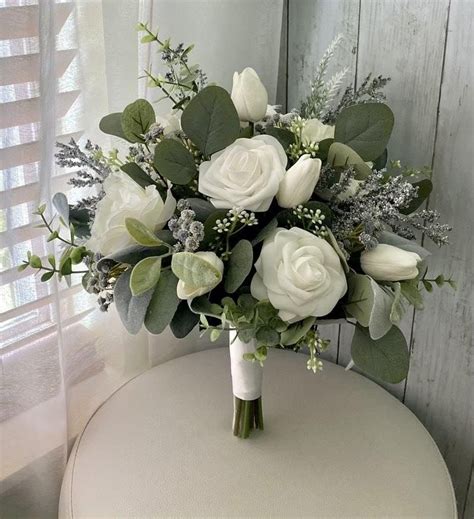 Pin By Hink On Hair White Wedding Bouquets White Rose Bridal Bouquet