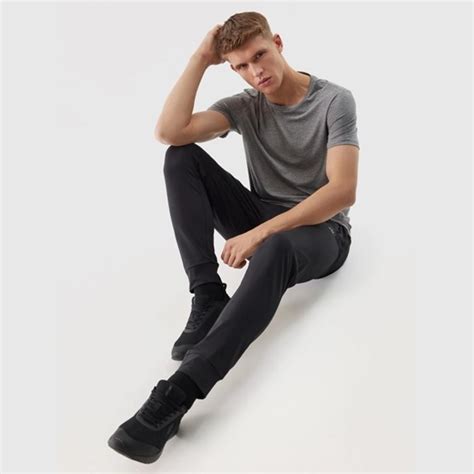 MUŠKA TRENIRKA 4F BASIC BLACK ROST ŠPORT