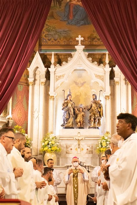 Presen A Massiva Dos Fi Is Na Catedral Marca Missa Do Crisma Diocese