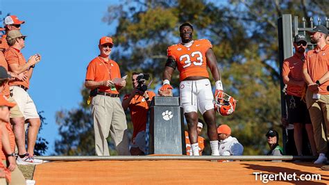 Clemson Football Photo Of Ruke Orhorhoro And North Carolina Tigernet