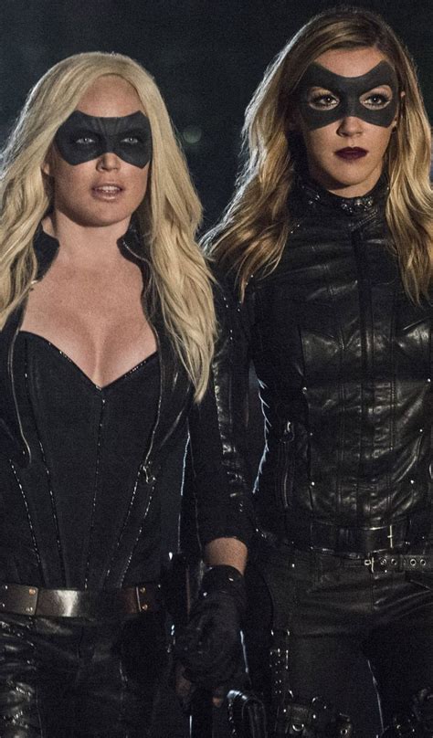 Supergirl And Flash Black Canary Powerful Women