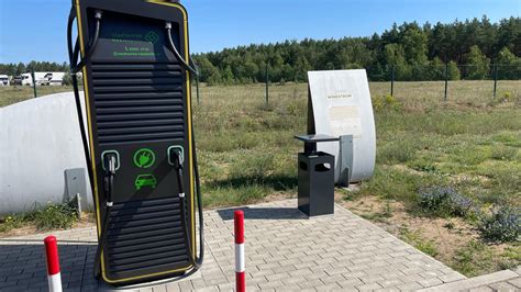 Schnell Ladestation Stadtwerke Neustrelitz Neustrelitz Mv Ev Station