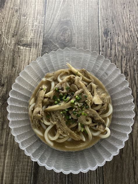 舞茸の冷やしゴマだれうどん 週末シェフの家呑みレシピ