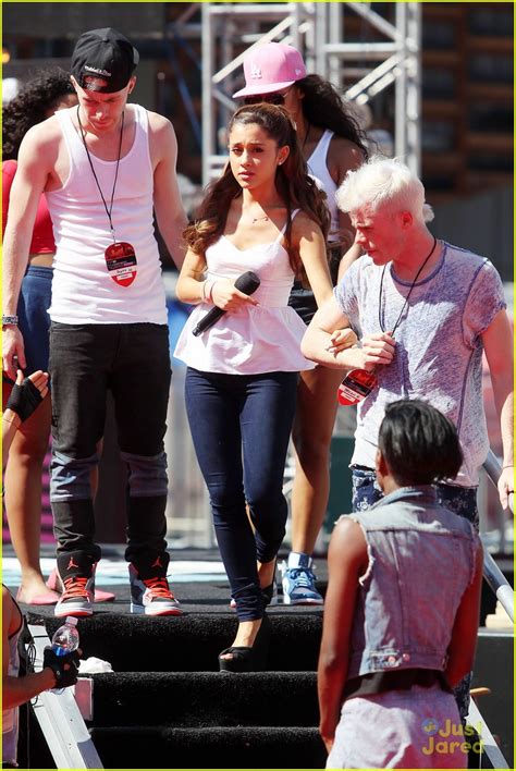 Full Sized Photo Of Ariana Grande Austin Mahone Vma Pre Show Soundcheck