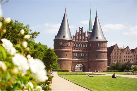 Holstentor L Beck Ber Hmtes Wahrzeichen Der Hansestadt Home Of Travel