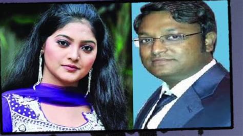 obseshe swameer omanbik nirzatn nize mukh khullen salma bangladeshi