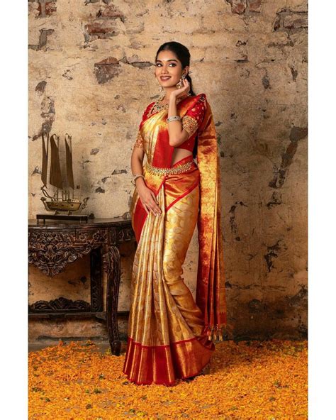 Pin By Almeenaprabhu On Sarees Bridal Sarees South Indian Exclusive Blouse Designs Saree