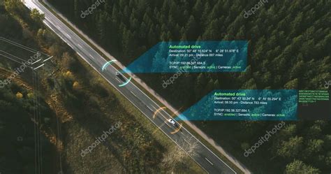 Autom Vil El Ctrico Aut Nomo Conduciendo En Una Carretera Forestal Con