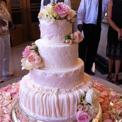 Ettore's European Bakery & Restaurant - Sacramento, CA Wedding Cake