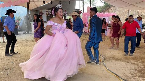 Pero Que Manera De Romper La Pista De Baile De Esta Guapisima Xv