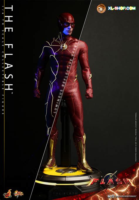 Hot Toys MMS713 The Flash 1 6th Scale The Flash Collectible