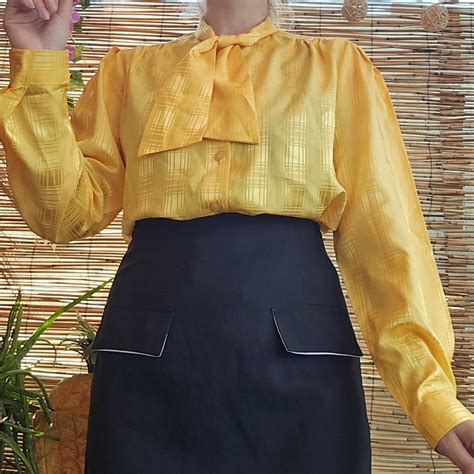 1970s Pussy Bow Blouse Size 12 70sblouse Depop