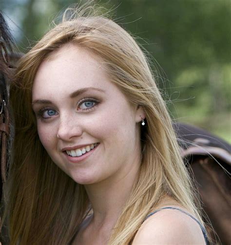 Amber Marshall Heartland Heartland Tv Show Amber Marshall Amy Tv Shows Fleming Person