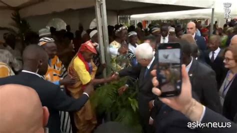 Costa D Avorio Danze E Musica Per Mattarella Nelle Strade Di Abidjan