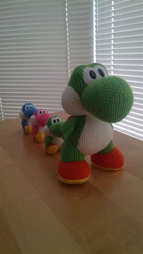 Mega Yarn Yoshi amiibo comes with a cut-out stand - Nintendo Everything