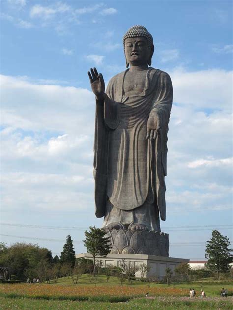 The 10 Tallest Statues In The World