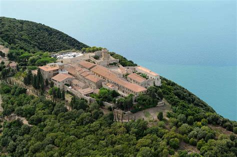 Populonia Ed Il Parco Archeologico Di Baratti