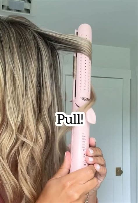 how to curl your hair with a straightener