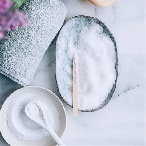 13 Reasons to Add Baking Soda to Your Next Bath | Hello Glow