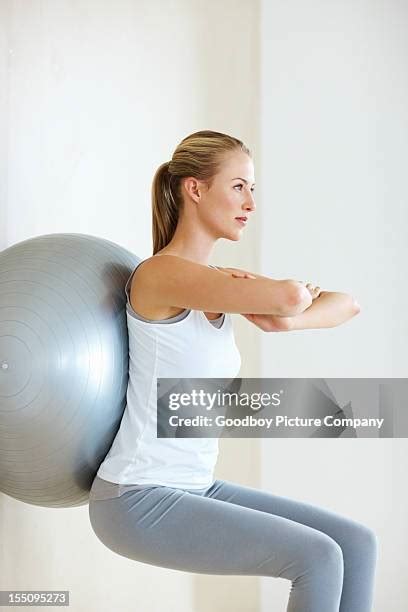 72 Wall Squats Ball Stock Photos, High-Res Pictures, and Images - Getty ...