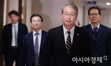 포토 기자회견장 입장하는 임종룡 경제부총리 내정자 아시아경제