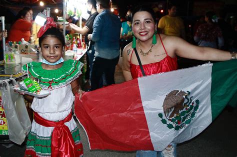 Fiesta Del Grito De Independencia En Culiacán Reúne A Paisanos Adultos Mayores Y Personas Con