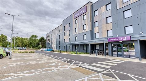 PREMIER INN MILTON KEYNES (WILLEN LAKE) HOTEL - Updated 2024 Prices ...