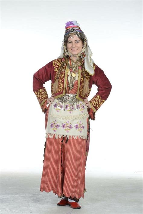 St N G Rtuna Koleks Yonundan Zm R Kost M Traditional Outfits