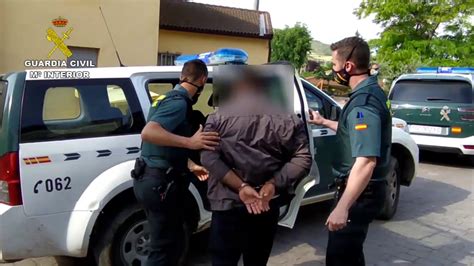 Guardia Civil Detiene En Huesca Y La Rioja A Tres Personas Por Explotar