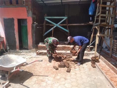 Memupuk Budaya Gotong Royong Babinsa Desa Loka Bersama Warga Gotong