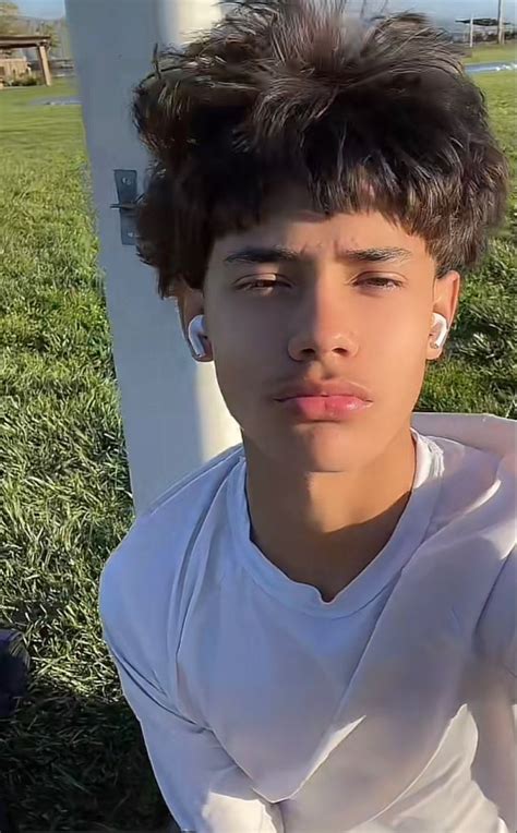 cute tiktok boys | Boys with curly hair, Cute dreads, Cute mexican boys