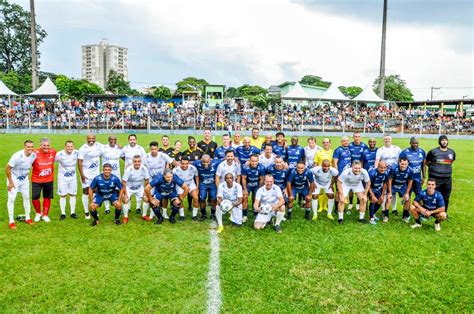 Jogo das Estrelas arrecada 1 2 mil litros de leite para famílias