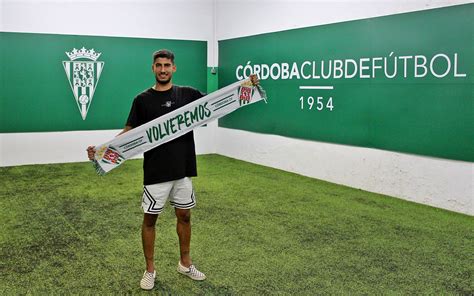 Calderón Presentado Como Jugador Del Córdoba Cf Córdoba Cf Web Oficial